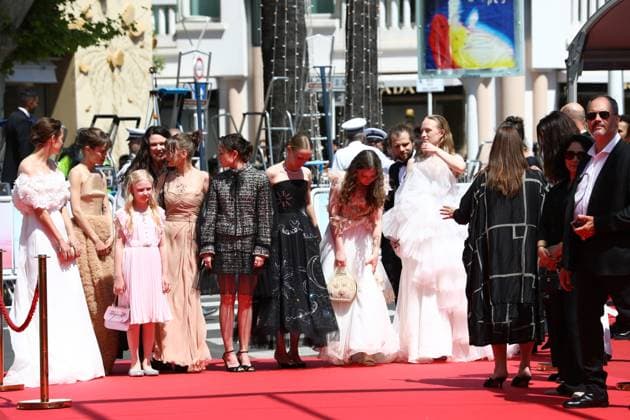 May 14, 2025, Cannes, Cote D azur, France: Cast and crew of Sound of Falling including LUISE HEYER, LEA DRINDA, HANNA HECKT, MASCHA SCHILINSKI, SUSANNE WUST, LENA URZENDOWSKY, LAENI GEISELER, ANDREW BOLTON, LUZIA OPPERMANN and MAREN SCHMITT attend the red carpet for the Sound of Falling Premiere screening at the 78th Annual Cannes Film Festival at Palais des Festivals in Cannes, France Cannes France - ZUMAc179 20250514_zep_c179_164 Copyright: xMickaelxChavetx