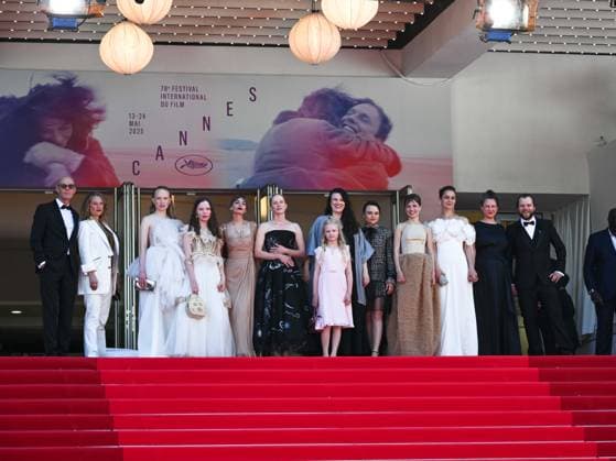 Cannes, France: Cannes, 78th Cannes Film Festival 2025 - day 2 - red carpet of Sound Of Falling In the photo: cast Cannes France  - ZUMAp169 20250514_zea_p169_513 Copyright: xSimonexComix