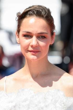 Sound Of Falling Red Carpet NG Luise Heyer attending the ‘Sound Of Falling’ Screening and Red Carpet at Palais Des Festivals in Cannes, France on May 14 2025 as part of the 78th Cannes Film Festival. Photo by Nicolas Genin ABACAPRESS.COM Cannes France  Copyright: xGeninxNicolas ABACAx
