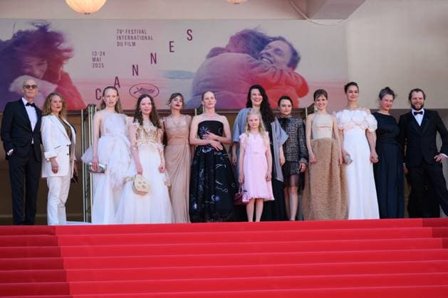 Sound Of Falling Red Carpet NG Lucas Schmidt, Maren Schmitt, Luzia Oppermann, Laeni Geiseler, guest, Susanne Wust, Hanna Heckt, Mascha Schilinski, Lena Urzendowsky, Lea Drinda, Luise Heyer and Louise Peters attending the ‘Sound Of Falling’ Screening and Red Carpet at Palais Des Festivals in Cannes, France on May 14 2025 as part of the 78th Cannes Film Festival. Photo by Nicolas Genin ABACAPRESS.COM Cannes France  Copyright: xGeninxNicolas ABACAx