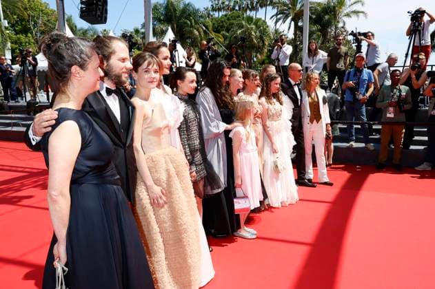 Louise Peters, Fabian Gamper, Luise Heyer, Lea Drinda, guest, Mascha Schilinski, Hanna Heckt, Susanne Wuest, Lena Urzendowsky, Laeni Geiseler, Lucas Schmidt and Maren Schmitt at the premiere of the feature film Sound of Falling at the Festival de Cannes 2025 78 Cannes International Film Festival at the Palais des Festivals Cannes, 14 05 2025 Foto:xD.xBedrosianx xFuturexImagex falling_5533