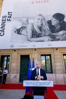 David Lisnard, Anouchka Delon and Thierry Frémaux at the inauguration of the 21st edition of the exhibition Cannes fait le mur Theme 2025 DELON ELLES at the 78th Cannes International Film Festival David Lisnard, Mayor of Cannes, Anouchka Delon, daughter of Alain Delon, Thierry Frémaux, General Delegate of the Cannes Film Festival and Rosalie Mann, founding president of The Human Prize, at the inauguration of the 21st edition of the exhibition Cannes fait le mur Theme 2025 DELON ELLES during the 78th Cannes International Film Festival, at Hôtel de Ville, 1 place Bernard Cornut Gentille, Cannes, France, May 14, 2025 From May 13 to June 13, 2025, as part of the 21st edition of Cannes fait le Mur , Cannes Town Hall, in partnership with th Copyright: xJACOVIDES-MOREAUx xBESTIMAGExJACOVIDES-MOREAUx xBESTIMAGEx