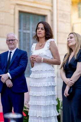 David Lisnard, Anouchka Delon and Thierry Frémaux at the inauguration of the 21st edition of the exhibition Cannes fait le mur Theme 2025 DELON ELLES at the 78th Cannes International Film Festival David Lisnard, Mayor of Cannes, Anouchka Delon, daughter of Alain Delon, Thierry Frémaux, General Delegate of the Cannes Film Festival and Rosalie Mann, founding president of The Human Prize, at the inauguration of the 21st edition of the exhibition Cannes fait le mur Theme 2025 DELON ELLES during the 78th Cannes International Film Festival, at Hôtel de Ville, 1 place Bernard Cornut Gentille, Cannes, France, May 14, 2025 From May 13 to June 13, 2025, as part of the 21st edition of Cannes fait le Mur , Cannes Town Hall, in partnership with th Copyright: xJACOVIDES-MOREAUx xBESTIMAGExJACOVIDES-MOREAUx xBESTIMAGEx
