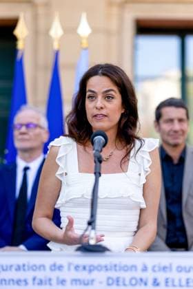 David Lisnard, Anouchka Delon and Thierry Frémaux at the inauguration of the 21st edition of the exhibition Cannes fait le mur Theme 2025 DELON ELLES at the 78th Cannes International Film Festival David Lisnard, Mayor of Cannes, Anouchka Delon, daughter of Alain Delon, Thierry Frémaux, General Delegate of the Cannes Film Festival and Rosalie Mann, founding president of The Human Prize, at the inauguration of the 21st edition of the exhibition Cannes fait le mur Theme 2025 DELON ELLES during the 78th Cannes International Film Festival, at Hôtel de Ville, 1 place Bernard Cornut Gentille, Cannes, France, May 14, 2025 From May 13 to June 13, 2025, as part of the 21st edition of Cannes fait le Mur , Cannes Town Hall, in partnership with th Copyright: xJACOVIDES-MOREAUx xBESTIMAGExJACOVIDES-MOREAUx xBESTIMAGEx