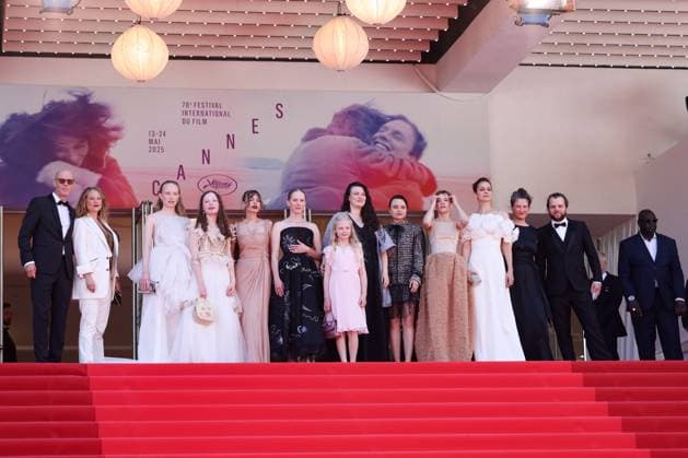 J Staircase for the film Sound of salling at the 78th Cannes International Film Festival Lucas Schmidt, Maren Schmitt, Luzia Oppermann, Laeni Geiseler, guest, Lea Drinda, Susanne Wüst, Hanna Heckt, Mascha Schilinski, Lena Urzendowsky, Luise Heyer, Fabian Gamper, Louise Peters Montée des marches du film Sound of salling lors du 78ème Festival International du Film de Cannes, au Palais des Festivals à Cannes On may 14th 2025 Jacovides Moreau Bestimage Red carpet for the movie Sound of falling during the 78th Cannes International Film Festival at the Palais des Festivals in Cannes, France On may 14th 2025 Cannes France  Copyright: xJACOVIDES-MOREAUx xBESTIMAGExJACOVIDES-MOREAUx xBESTIMAGEx