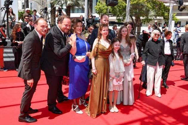 J Montée des marches du film Sound of salling lors du 78ème Festival International du Film de Cannes Bärbel Schwarz, Martin Rother, guest Montée des marches du film Sound of salling lors du 78ème Festival International du Film de Cannes, au Palais des Festivals à Cannes Le 14 mai 2025 Jacovides Moreau Bestimage Red carpet for the movie Sound of falling during the 78th Cannes International Film Festival at the Palais des Festivals in Cannes, France On may 14th 2025 Cannes France  Copyright: xJACOVIDES-MOREAUx xBESTIMAGExJACOVIDES-MOREAUx xBESTIMAGEx