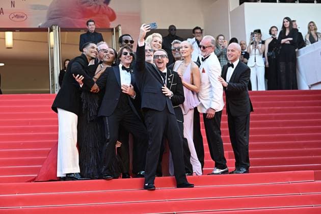 Internationale Filmfestspiele von Cannes, Mission Impossible - The Final Reckoning Premiere Cannes - Mission Impossible - The Final Reckoning Red Carpet (L-R) Greg Tarzan Davis, Hayley Atwell, Angela Bassett, Tom Cruise, Tramell Tillman, Christopher McQuarrie, Hannah Waddingham, Simon Pegg, Pom Klementieff, Esai Morales and Erik Jendresen attend the Mission Impossible - The Final Reckoning red carpet at the 78th annual Cannes Film Festival at Palais des Festivals on May 14, 2025 in Cannes, France. Photo by David Niviere ABACAPRESS.COM Cannes France  Copyright: xNivierexDavid ABACAPRESS.COMx