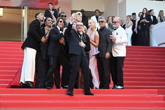 Internationale Filmfestspiele von Cannes, Mission Impossible - The Final Reckoning Premiere Cannes - Mission Impossible - The Final Reckoning Red Carpet (L-R) Greg Tarzan Davis, Hayley Atwell, Angela Bassett, Tom Cruise, Tramell Tillman, Christopher McQuarrie, Hannah Waddingham, Simon Pegg, Pom Klementieff, Esai Morales and Erik Jendresen attend the Mission Impossible - The Final Reckoning red carpet at the 78th annual Cannes Film Festival at Palais des Festivals on May 14, 2025 in Cannes, France. Photo by David Niviere ABACAPRESS.COM Cannes France Copyright: xNivierexDavid ABACAPRESS.COMx