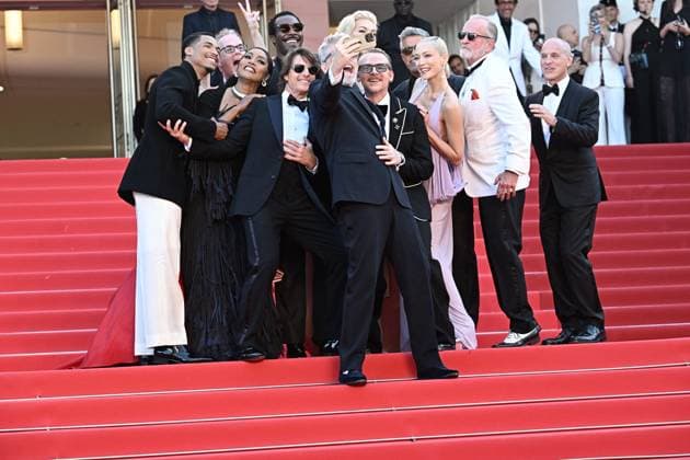Internationale Filmfestspiele von Cannes, Mission Impossible - The Final Reckoning Premiere Cannes - Mission Impossible - The Final Reckoning Red Carpet (L-R) Greg Tarzan Davis, Hayley Atwell, Angela Bassett, Tom Cruise, Tramell Tillman, Christopher McQuarrie, Hannah Waddingham, Simon Pegg, Pom Klementieff, Esai Morales and Erik Jendresen attend the Mission Impossible - The Final Reckoning red carpet at the 78th annual Cannes Film Festival at Palais des Festivals on May 14, 2025 in Cannes, France. Photo by David Niviere ABACAPRESS.COM Cannes France Copyright: xNivierexDavid ABACAPRESS.COMx