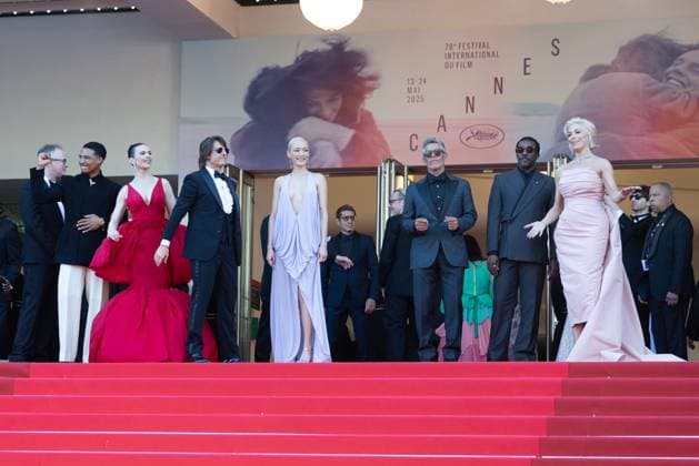 Internationale Filmfestspiele von Cannes, Mission Impossible - The Final Reckoning Premiere 78. Internationalen Filmfestspiele von Cannes 2025 - Eröffnung Cannes, Frankreich - 14.5.2024: Hayley Atwell, Tom Cruise and Pom Klementieff während des Roten Teppichs zu Roten Teppichs zu MISSION: IMPOSSIBLE - THE FINAL RECKONING während der 78. Internationalen Filmfestspiele von Cannes. Die 78. Internationalen Filmfestspiele von Cannes finden vom 13. bis 24. Mai 2025 statt. Provence-Alpes-CÃ te d™Azur