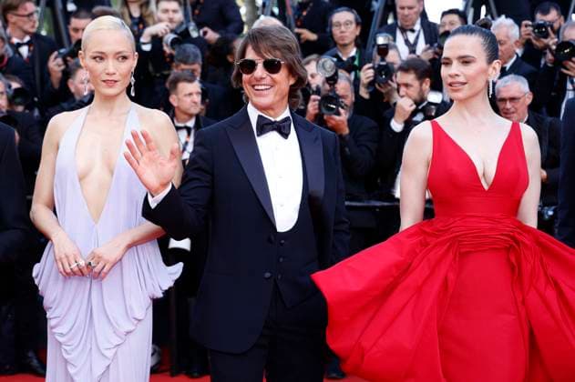 Pom Klementieff, Tom Cruise and Hayley Atwell at the premiere of the feature film Mission Impossible 8 The Final Reckoning at the Festival de Cannes 2025 78 Cannes International Film Festival at the Palais des Festivals Cannes, 14 05 2025 Foto:xD.xBedrosianx xFuturexImagex mission_prem_5512