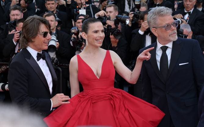 Internationale Filmfestspiele von Cannes, Mission Impossible - The Final Reckoning Premiere Mission Impossible - The Final Reckoning Premiere at 78th Festival de Cannes - Cannes, France CANNES, FRANCE. May 14, 2025: Tom Cruise, Hayley Atwell & Christopher McQuarrie at the premiere for Mission Impossible - The Final Reckoning at the 78th Festival de Cannes. Picture: Paul Smith Featureflash Cannes France  Copyright: xPaulxSmithx xFeatureflashx