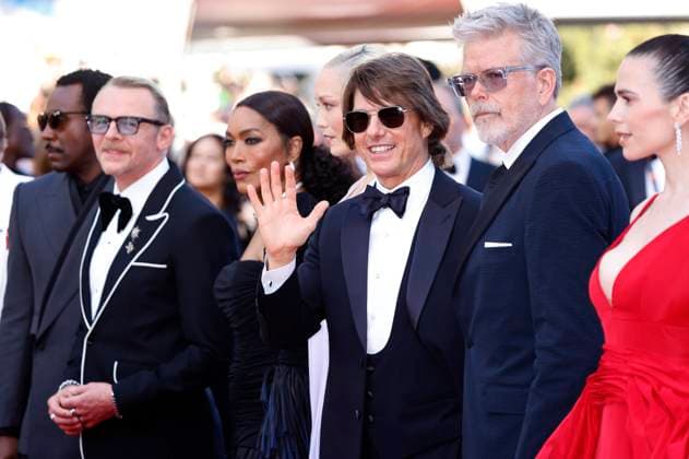 Trammell Tillman, Simon Pegg, Angela Bassett, Pom Klementieff, Tom Cruise, Christopher McQuarrie and Hayley Atwell at the premiere of the feature film Mission Impossible 8 The Final Reckoning at the Festival de Cannes 2025 78 Cannes International Film Festival at the Palais des Festivals Cannes, 14 05 2025 Foto:xD.xBedrosianx xFuturexImagex mission_prem_5566