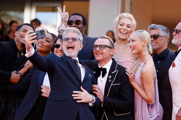 Greg Tarzan Davis, Angela Bassett, Tom Cruise, Christopher McQuarrie, Trammell Tillman, Simon Pegg, Hannah Waddingham, Pom Klementieff, Esai Morales and Erik Jendresen at the premiere of the feature film Mission Impossible 8 The Final Reckoning at the Festival de Cannes 2025 78 Cannes International Film Festival at the Palais des Festivals Cannes, 14 05 2025 Foto:xD.xBedrosianx xFuturexImagex mission_prem_5575