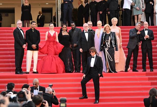Internationale Filmfestspiele von Cannes, Mission Impossible - The Final Reckoning Premiere French actress Pom Klementieff, American actress Angela Bassett, actors Tom Cruise, Greg Tarzan Davis, Tarmell Tillman, Esai Morales, director Christopher McQuarrie, British actor Simon Pegg, actresses Hayley Atwell and Hannah Waddingham attend the premiere of Mission: Impossible- The Final Reckoning at the 78th Cannes Film Festival in Cannes, France on Wednesday May 14, 2025. CAN20250514186 RUNExHELLESTAD