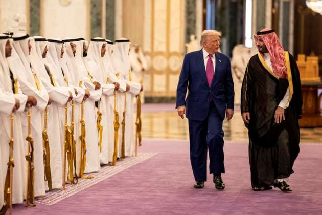 May 13, 2025, Riyadh, Riyadh Province, Saudi Arabia: Saudi Armed Forces honor guardsmen stand for the review of the troops by U.S President Donald Trump, and Saudi Crown Prince Mohammed bin Salman, right, at the Royal Palace, May 13, 2025, in Riyadh, Saudi Arabia. Riyadh Saudi Arabia - ZUMAp138 20250513_zaa_p138_033 Copyright: xHandout WhitexHousex