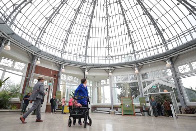 Allan Garden Reopening In Toronto, Canada People visit the Palm House at Allan Gardens Conservatory, which reopens to the public in Toronto, Canada, on May 14, 2025, after extensive restoration. Toronto Canada  Copyright: xArrushxChoprax originalFilename: chopra-notitle250515_npRGh.jpg