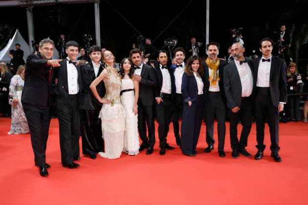 Cast and crew of The Mysterious Gaze of the Flamingo with Giancarlo Nasi, Matias Catalan, Diego Cespedes, Paula Dinamarca, Damien Megherbi, Florencia Di Concilio, Justin Pechberty, Angello Faccini and guests at the premiere of the feature film Two Prosecutors Two Prosecutors at the Festival de Cannes 2025 78 Cannes International Film Festiv Foto:xD.xBedrosianx xFuturexImagex proscecutors_5501