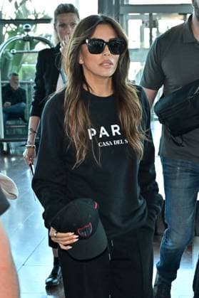 Cannes Eva Longoria At Nice Airport JR Eva Longoria arriving at Nice airport ahead 78th Cannes Film Festival in Nice, France on May, 15, 2025. Photo by Julien Reynaud APS-Medias ABACAPRESS.COM Nice France  Copyright: xReynaudxJulien APS-Medias ABACAx