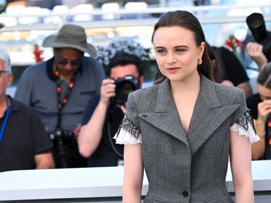 Cannes, Cannes, France: Cannes, 78th Cannes Film Festival 2025 - day 3 - Photocall of the film Sound of Falling. In the photo Lena Urzendowsky Cannes France  - ZUMAp169 20250515_zea_p169_029 Copyright: xAlbertoxTerenghix