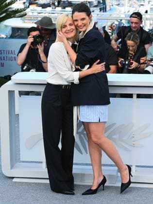 Cannes, France: Cannes, 78th Cannes Film Festival 2025 - day 3 - photocall of Qui Brille au Combat (The Wonderers) - in the photo: MÃ lanie Laurent, Josephine Japy, Cannes France  - ZUMAp169 20250515_zea_p169_042 Copyright: xAlbertoxTerenghix