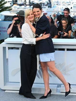 Cannes, France: Cannes, 78th Cannes Film Festival 2025 - day 3 - photocall of Qui Brille au Combat (The Wonderers) - in the photo: MÃ lanie Laurent, Josephine Japy, Cannes France  - ZUMAp169 20250515_zea_p169_044 Copyright: xAlbertoxTerenghix