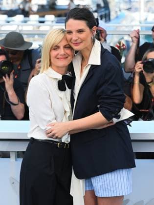 Cannes, France: Cannes, 78th Cannes Film Festival 2025 - day 3 - photocall of Qui Brille au Combat (The Wonderers) - in the photo: MÃ lanie Laurent, Josephine Japy, Cannes France  - ZUMAp169 20250515_zea_p169_045 Copyright: xAlbertoxTerenghix