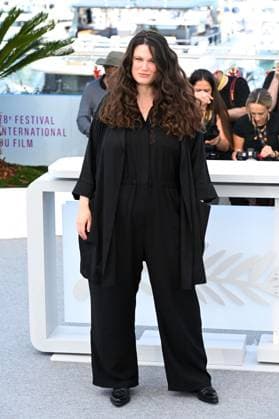 Cannes, Cannes, France: Cannes, 78th Cannes Film Festival 2025 - day 3 - Photocall of the film Sound of Falling. In the photo Mascha Schilinski Cannes France  - ZUMAp169 20250515_zea_p169_061 Copyright: xAlbertoxTerenghix