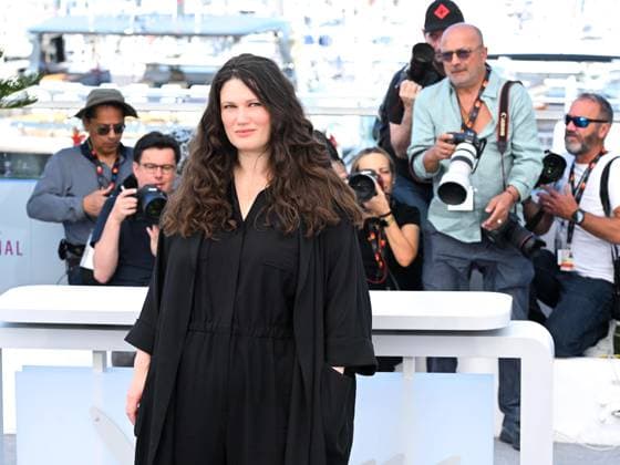 Cannes, Cannes, France: Cannes, 78th Cannes Film Festival 2025 - day 3 - Photocall of the film Sound of Falling. In the photo Mascha Schilinski Cannes France  - ZUMAp169 20250515_zea_p169_063 Copyright: xAlbertoxTerenghix