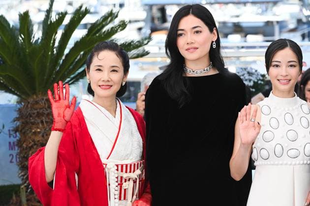 Cannes, 78th Cannes Film Festival 2025 - day 3 - Photocall of the film A Pale View of Hills Cannes, 78th Cannes Film Festival 2025 - day 3 - Photocall of the film A Pale View of Hills . In the picture Tomokazu Miura, Suzu Hirose, Camilla Aiko Cannes Cannes France  Copyright: xIPA ABACAx