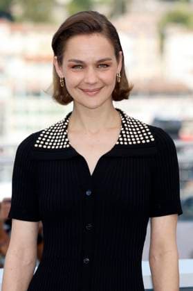 Luise Heyer at the photocall for the movie Sound of Falling Looking into the sun at the Festival de Cannes 2025 78 Cannes International Film Festival at the Palais des Festivals Cannes, 15 05 2025 Foto:xD.xBedrosianx xFuturexImagex falling_5561