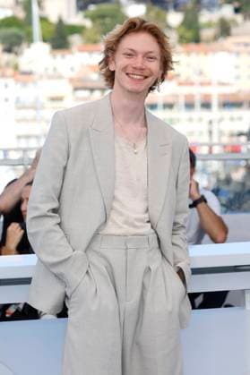 Filip Schnack at the photocall for the feature film Sound of Falling Looking into the sun at the Festival de Cannes 2025 78 Cannes International Film Festival at the Palais des Festivals Cannes, 15 05 2025 Foto:xD.xBedrosianx xFuturexImagex falling_5582