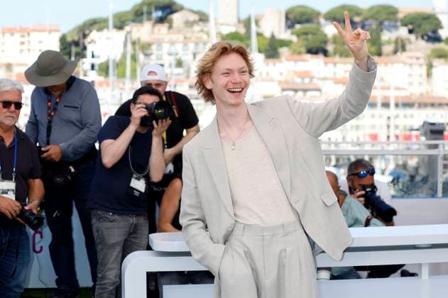 Filip Schnack at the photocall for the feature film Sound of Falling Looking into the sun at the Festival de Cannes 2025 78 Cannes International Film Festival at the Palais des Festivals Cannes, 15 05 2025 Foto:xD.xBedrosianx xFuturexImagex falling_5585