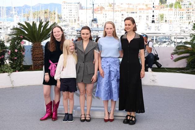 Sound Of Falling Photocall during the 78th Annual Cannes Film Festival Laeni Geiseler, Hannah Heckt, Lena Urzendowsky, Susanne Wüst and Luise Heyer - Sound Of Falling Photocall during the 78th Annual Cannes Film Festival in Cannes, France on May 15, 2025.  Copyright: x Chassery+Courdjix