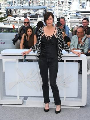 Cannes, Cannes, France: Cannes, 78th Cannes Film Festival 2025 - day 3 - Photocall of the film Dalloway . In the photo Anna Mouglalis Cannes France  - ZUMAp169 20250515_zea_p169_290 Copyright: xAlbertoxTerenghix