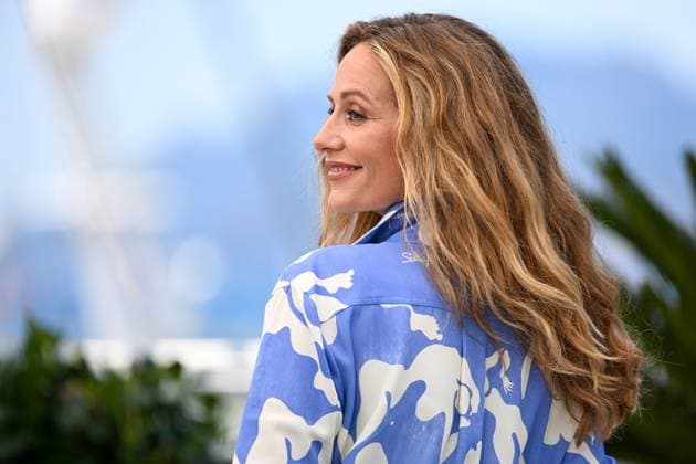78eme Festival International du Film de Cannes Photocall du film Dalloway 78th International Cannes Film Festival Photocall with cast of Dalloway movie Festival de Cannes 2025 Photocall Qui brille au combat Cecile De France 444269 2025 05 15 Cannes France  Copyright: xLionelxGuericolas MPPx STAR_444269_029