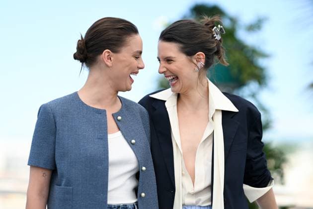 78eme Festival International du Film de Cannes Photocall with cast of Qui brille au combat 78th International Cannes Film Festival Photocall with cast of Qui brille au combat movie Festival de Cannes 2025 Photocall Qui brille au combat Angelina Woreth, Josephine Japy 444268 2025 05 15 Cannes France  Copyright: xLionelxGuericolas MPPx STAR_444268_001