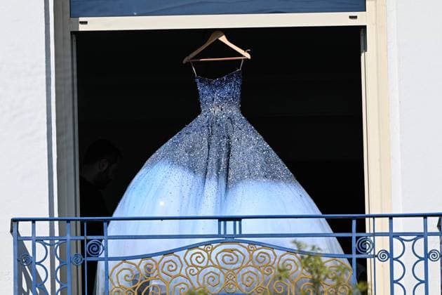 Cannes - Blue Dress On Hotel Martinez Balcony Illustration of a stunning blue dress, just minutes before a photo shoot on the balcony of the Martinez in Cannes, France on May 15, 2025. Photo by Florian Poitout ABACAPRESS.COM Cannes France  Copyright: xPoitoutxFlorian ABACAx