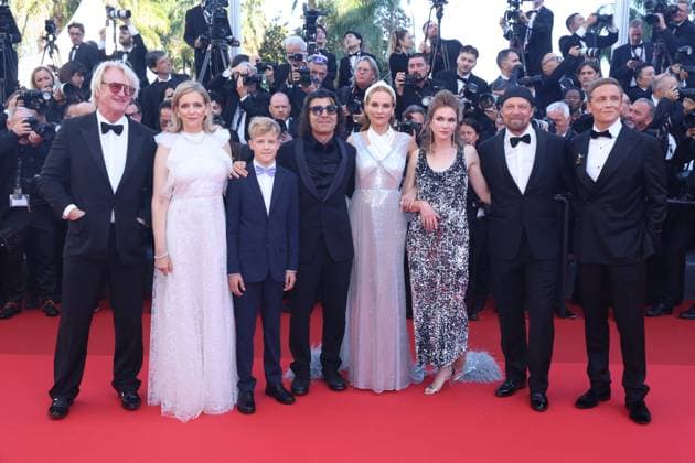 Cannes Dossier 137 Screening JD Detlev Buck, Laura Tonke, a guest, Fatih Akin, Diane Kruger, Lisa Hagmeister, Lars Jessen and Matthias Schweighöfer attend the red carpet for Dossier 137 (Case 137) as part of the 78th Cannes Film Festival in Cannes, France on May 15, 2025. Jerome Domine ABACAPRESS.COM Cannes France  Copyright: xDominexJerome ABACAx