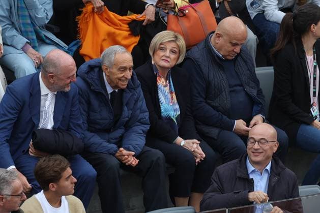 Tennis, Prominente Zuschauer beim Turnier in Rom Tennis VIPs in the Tribune - ATP Master 1000 Quarterfinals, Men s Singles at the Foro Italico in Rome, Jannik Sinner (ITA) against Casper Ruud (NOR) Rome, Italy 05 15 2025: VIPs in the stands (Poalo Bonolis, Davide Bonolis, Calderone, Massimo Giletti, Ferzan Özpetek, Noemi) to watch the Men s Singles Quarter-final match between Jannik Sinner (ITA) and Casper Ruud (NOR) during the Internazionali BNL d Italia 2025 ATP Masters Men s 1000 circuit in Rome at the Foro Italico. Rome italy Italy  Copyright: xIPA ABACAx