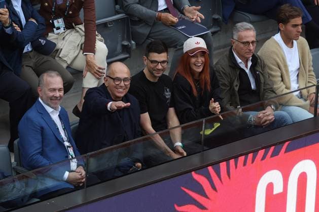 Tennis, Prominente Zuschauer beim Turnier in Rom Tennis VIPs in the Tribune - ATP Master 1000 Quarterfinals, Men s Singles at the Foro Italico in Rome, Jannik Sinner (ITA) against Casper Ruud (NOR) Rome, Italy 05 15 2025: VIPs in the stands (Poalo Bonolis, Davide Bonolis, Calderone, Massimo Giletti, Ferzan Özpetek, Noemi) to watch the Men s Singles Quarter-final match between Jannik Sinner (ITA) and Casper Ruud (NOR) during the Internazionali BNL d Italia 2025 ATP Masters Men s 1000 circuit in Rome at the Foro Italico. Rome italy Italy  Copyright: xIPA ABACAx