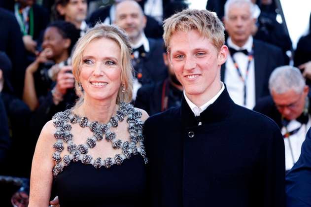 Lea Drucker and Valentin Campagne at the premiere of the feature film Dossier 137 Case 137 at the Festival de Cannes 2025 78 Cannes International Film Festival at the Palais des Festivals Cannes, 15 05 2025 Foto:xD.xBedrosianx xFuturexImagex dossier_5517