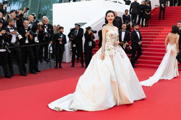 B Montée des marches du film Dossier 137 lors du 78ème Festival International du Film de Cannes Elaine Zhong Montée des marches du film Dossier 137 lors du 78ème Festival International du Film de Cannes, au Palais des Festivals à Cannes Le 15 mai 2025 Olivier Borde Bestimage Red carpet for the movie Case 137 during the 78th Cannes International Film Festival at the Palais des Festivals in Cannes, France On may 15th 2025 Cannes France  Copyright: xOLIVIERxBORDEx xBESTIMAGExOLIVIERxBORDEx xBESTIMAGEx