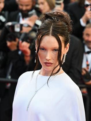 Cannes, 78th Cannes Film Festival 2025 - evening 3 - red carpet of the film Dossier 137 Cannes, 78th Cannes Film Festival 2025 - evening 3 - red carpet of the film Dossier 137 (Case 137) - In the photo: Meredith Duxbury cannes France  Copyright: xIPA ABACAx