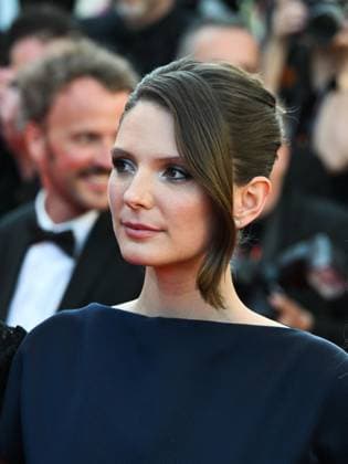 Cannes, 78th Cannes Film Festival 2025 - evening 3 - red carpet of the film Dossier 137 Cannes, 78th Cannes Film Festival 2025 - evening 3 - red carpet of the film Dossier 137 (Case 137) - In the photo: Joséphine Japy cannes France  Copyright: xIPA ABACAx