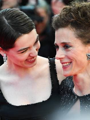 Cannes, 78th Cannes Film Festival 2025 - evening 3 - red carpet of the film Dossier 137 (Case 137) - In the photo: Anamaria Vartolomei, Laura Wandel  Copyright: xManuelexMangiarottix xipa-agency.netx xPoolxPhotoxEventsx05x IPA_Agency_IPA57735644