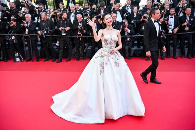 78eme Festival International du Film de Cannes Montée des marchesdu film Dossier 137 78th International Cannes Film Festival Red Carpet of Dossier 137 movie Festival de Cannes 2025 Red carpet Dossier 137 Elaine Zhong 444308 2025 05 15  Copyright: xLionelxGuericolas MPPx STAR_444308_034