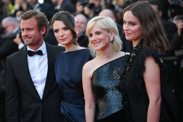 78eme Festival International du Film de Cannes Montée des marchesdu film Dossier 137 78th International Cannes Film Festival Red Carpet of Dossier 137 movie Festival de Cannes 2025 Red carpet Dossier 137 Melanie Laurent, Josephine Japy 444308 2025 05 15  Copyright: xLionelxGuericolas MPPx STAR_444308_060