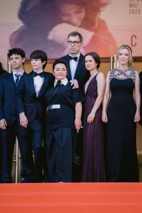 78eme Festival International du Film de Cannes Montée des marchesdu film Dossier 137 78th International Cannes Film Festival Red Carpet of Dossier 137 movie 444307 2025 05 15 Alpes Maritimes Cannes France Drucker, Léa Colombo, Sandra Moll, Dominik Roehrich, Mathilde Peronnet, Come Machado Graner, Solan  Copyright: xTerencexBaelenx STAR_444307_103