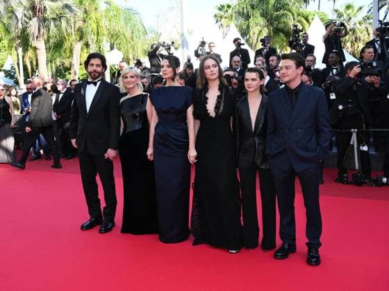 Cannes, 78th Cannes Film Festival 2025 - evening 3 - red carpet of the film Dossier 137 Cannes, 78th Cannes Film Festival 2025 - evening 3 - red carpet of the film Dossier 137 (case 137) - In the photo: Pierre-Yves Cardinal, Mélanie Laurent, Joséphine Japy, Angelina Woreth, Sarah Pachoud, Felix Kysyl Cannes Cannes France  Copyright: xIPA ABACAx